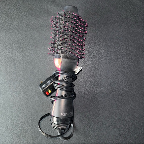 Revlon - One Step Volumizer Hair Dryer and Hot Air Brush - Black/Pink - Picture 6 of 7